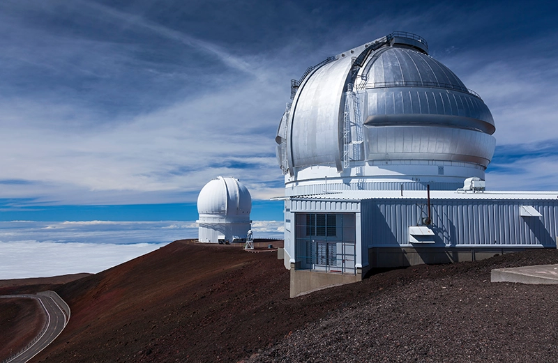 Positioning crane for telescope mirror segments